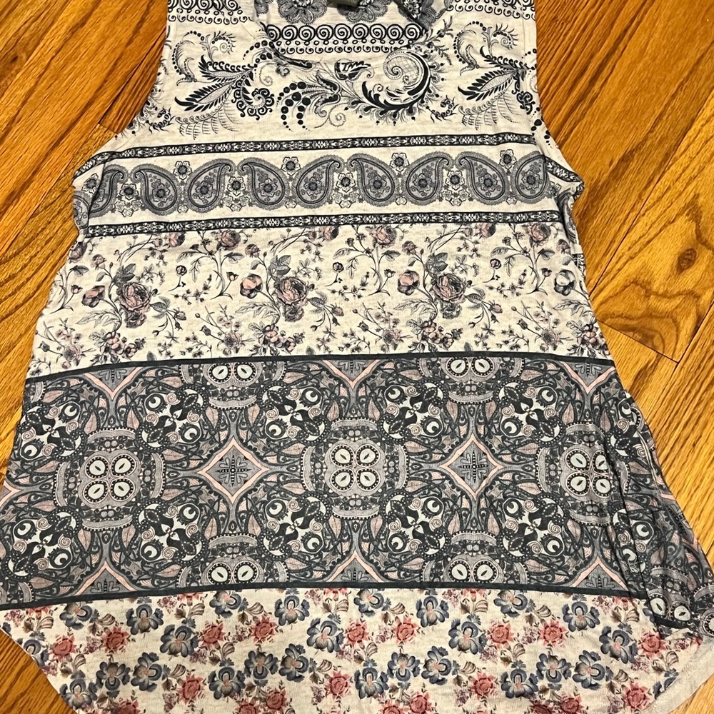 Suzy Shier multicolor paisley and other patterns tank top size L